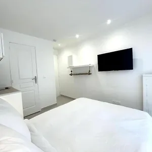 https://apt-nid-douillet-proche-vieux-port.fr-provencehotel.com